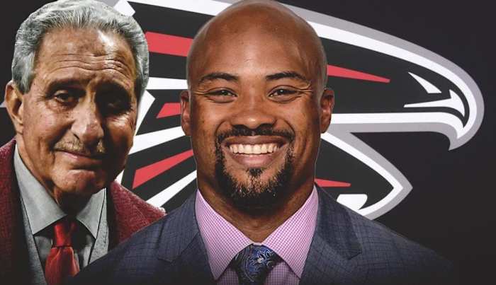 Atlanta Falcons owner Arthur Blank (left) and general manager Terry Fontenot (right).